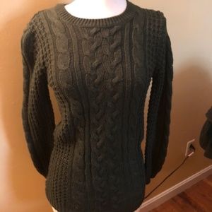 NWOT cable knit olive sweater